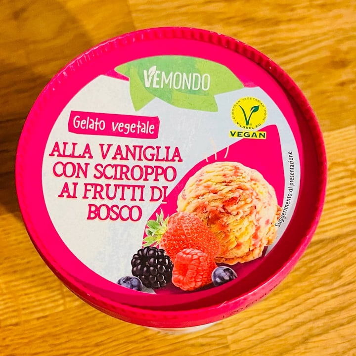 photo of Vemondo  Gelato alla Vaniglia con Sciroppo ai Frutti di bosco shared by @luvi1981 on  11 Aug 2022 - review