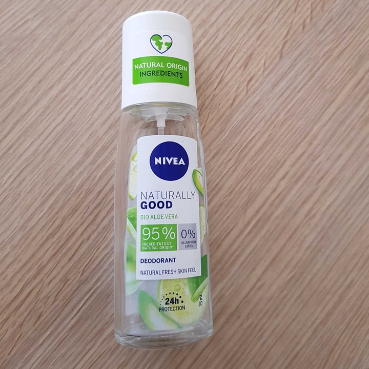 photo of Nivea Deodorante naturally good spray shared by @laramengato on  15 Apr 2022 - review