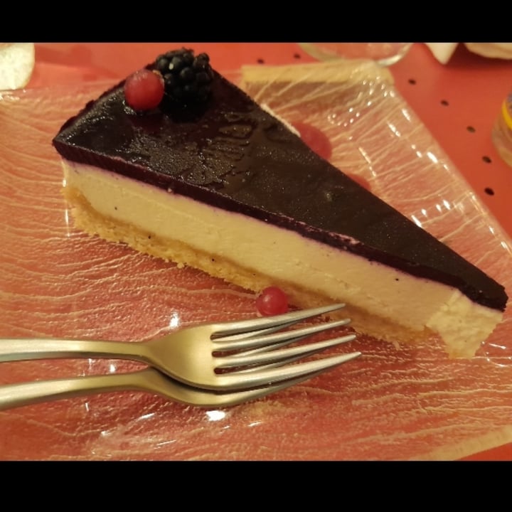 photo of Aromaticus Cheesecake vegan ai frutti di bosco shared by @ciulih on  07 Apr 2022 - review