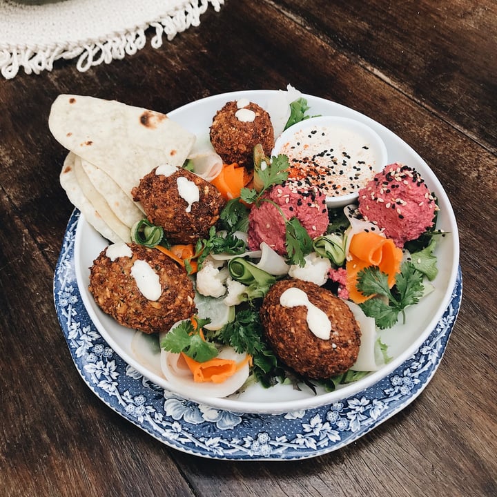 review photo of chaya & cacao Restaurant Falafel bowl shared by @thishanabee on 20 May 2021 - review