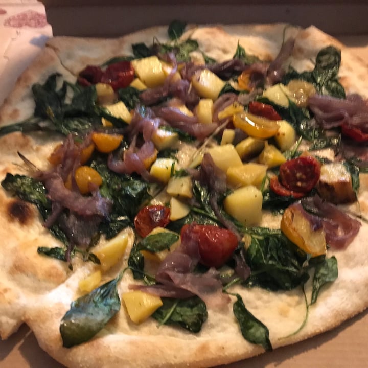 photo of MB Pizza Vegan Pizza With Caramelized onion, Spinach & Yellow Tomatoes shared by @hozra72 on  16 Jul 2021 - review