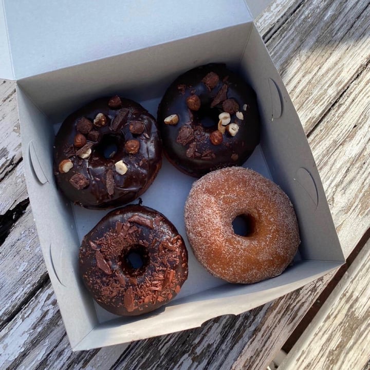 photo of Grumpy & Runt | Little Deli & Donuts Cinnamon Donut shared by @lenicpretorius on  26 Jul 2020 - review