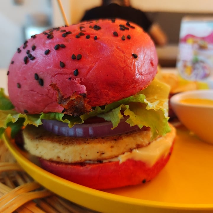 photo of La Pitahaya Vegana hamburguesa shared by @urbanlicht on  25 Oct 2022 - review
