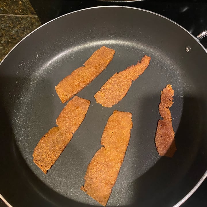 photo of Upton’s Natural bacon seitan in strips shared by @matt87 on  01 Dec 2022 - review