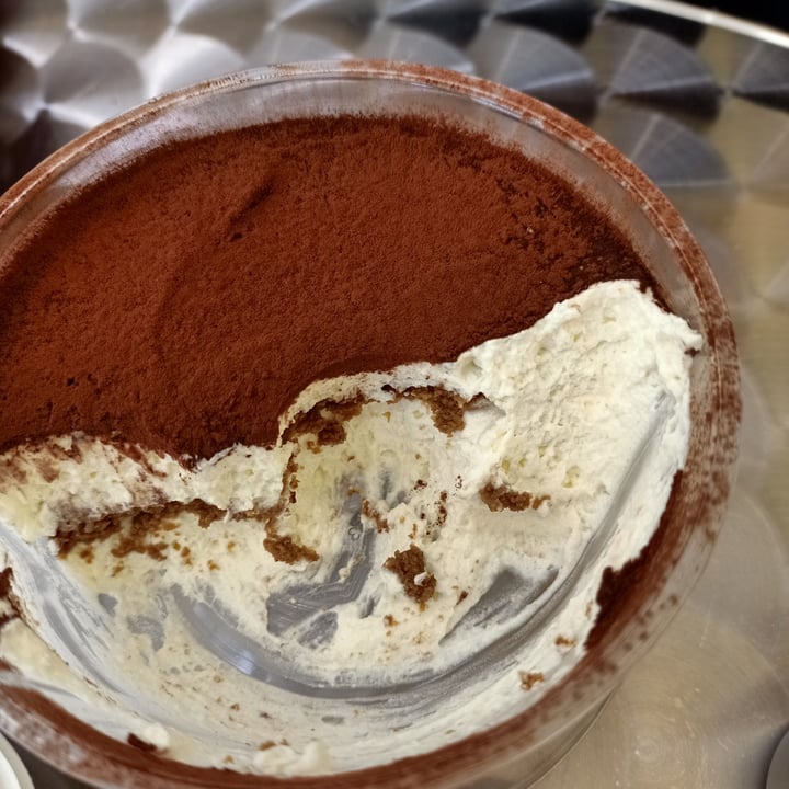 review photo of VegDelizie Gastronomia Vegana Tiramisù shared by @roseaste on 12 Apr 2022 - review