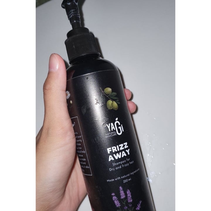 photo of Yagi Natural Frizz Away Shampoo shared by @wiiiiza on  23 Jul 2021 - review