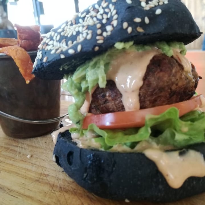 photo of Scheckter's RAW Gourmet Best Vegan Burger (BVB) shared by @junkfoodvegans on  03 Aug 2020 - review