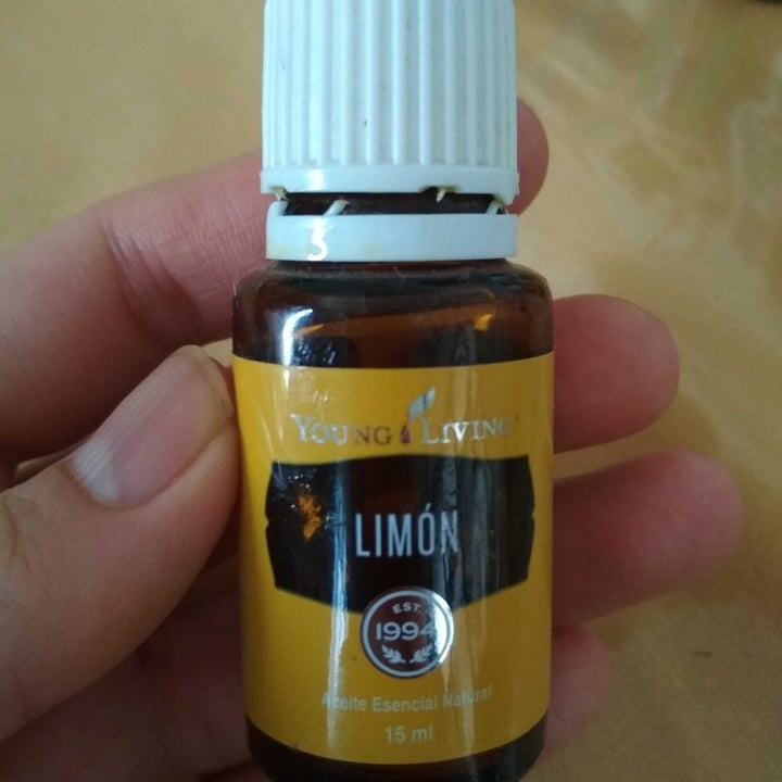 photo of Young Living Lemon shared by @karlavcm on  04 Jun 2020 - review