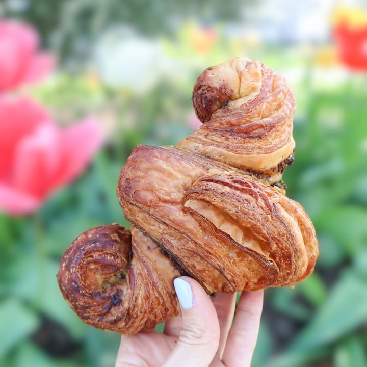 photo of Happy Little Treats Pesto Croissant shared by @lizmaselli on  02 May 2022 - review