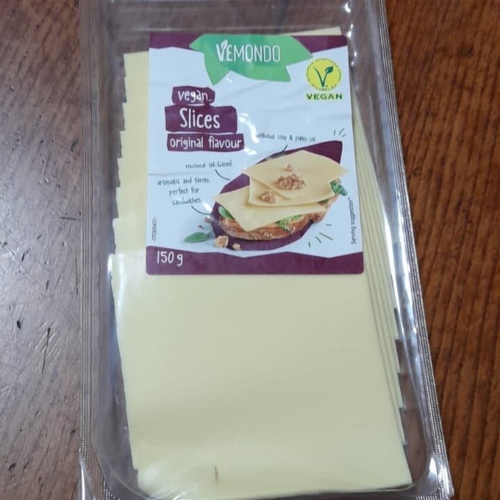 photo of Vemondo Vegan slices original flavour shared by @punxin on  15 Aug 2022 - review