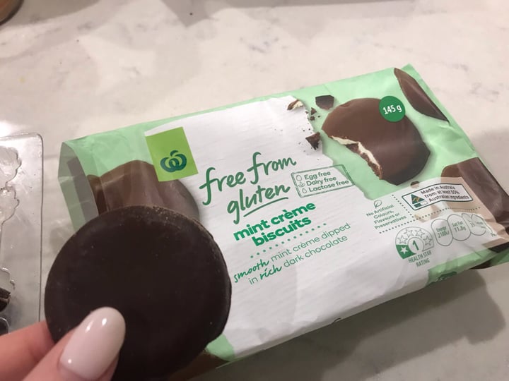 photo of Woolworths Food Mint crème biscuits shared by @veganxoxo on  19 Aug 2019 - review