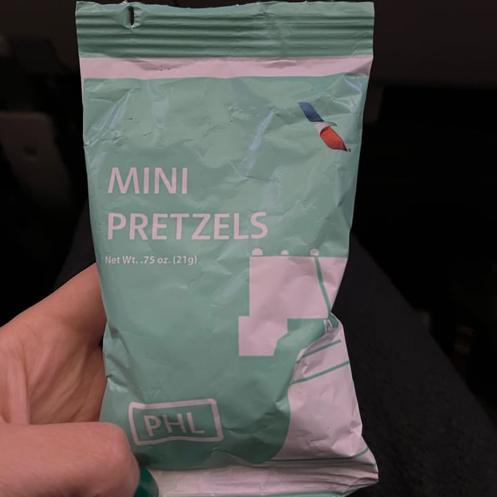 photo of American Airlines Mini Pretzels shared by @tipsyballoons on  10 Nov 2022 - review