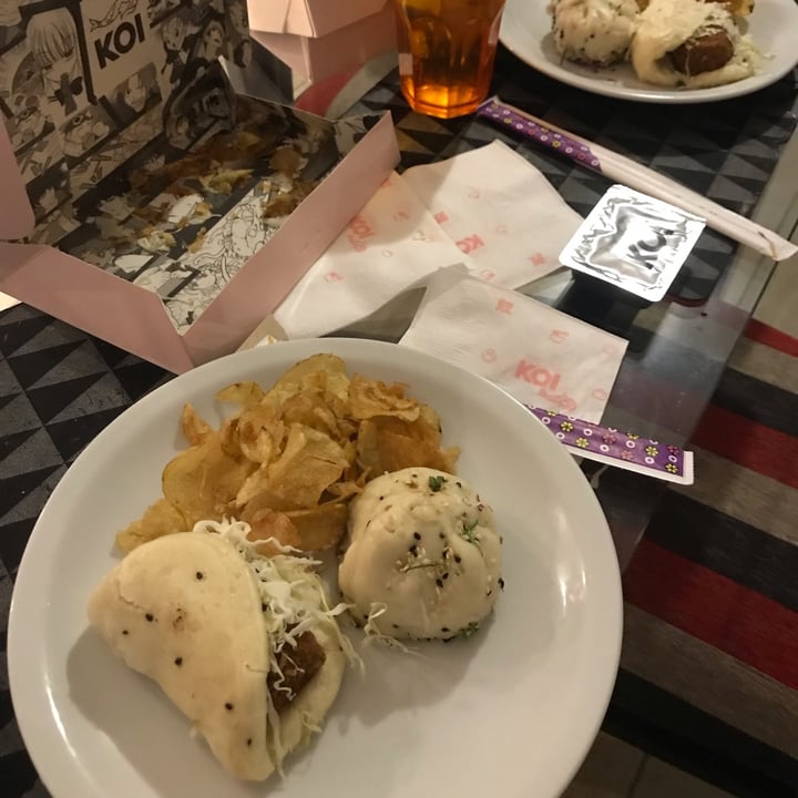photo of KOI Dumplings Buns De Tofu shared by @vegankity on  27 Nov 2021 - review