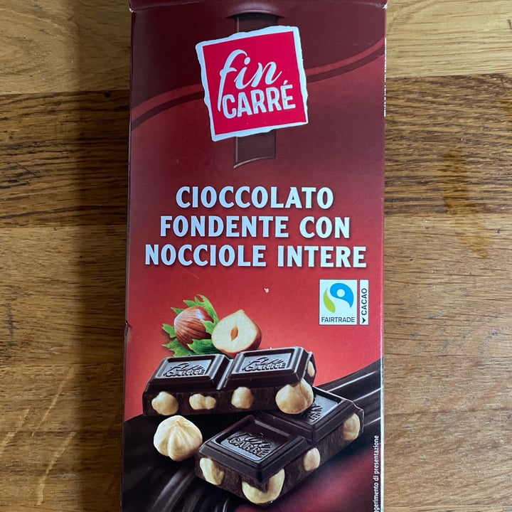 photo of Fin Carré Cioccolato Fondente Con Nocciole Intere shared by @sarahco on  15 Apr 2022 - review