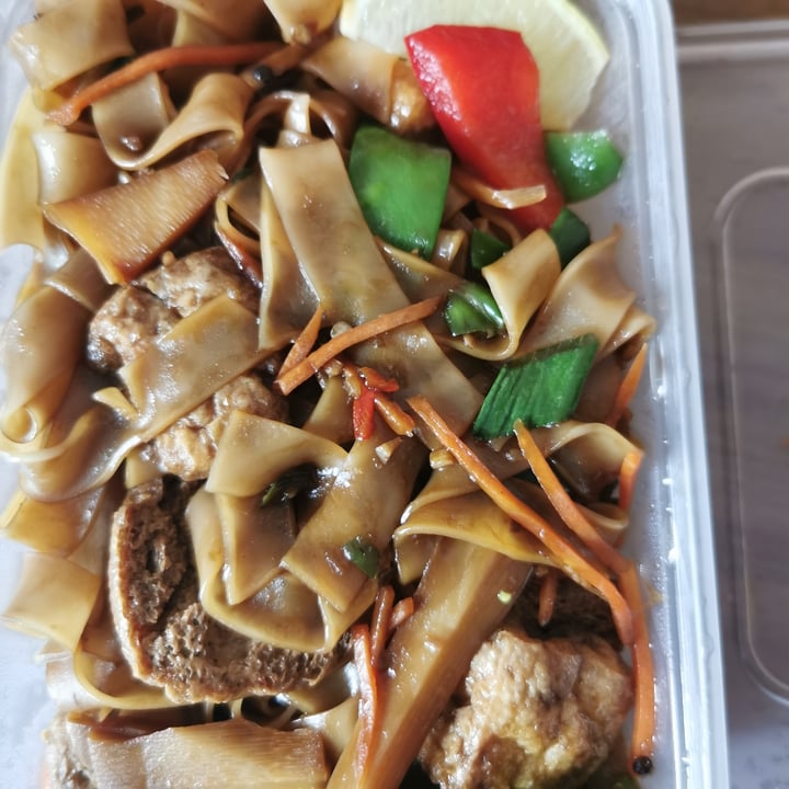 review photo of Hi Thai Pad Kee Mao shared by @dhanipatel on 30 Apr 2021 - review