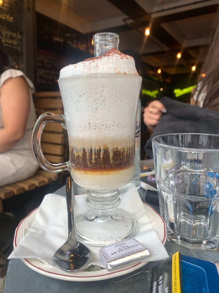 review photo of L'Éclair Almond cappuccino shared by @junetheonly on 30 Sep 2019 - review
