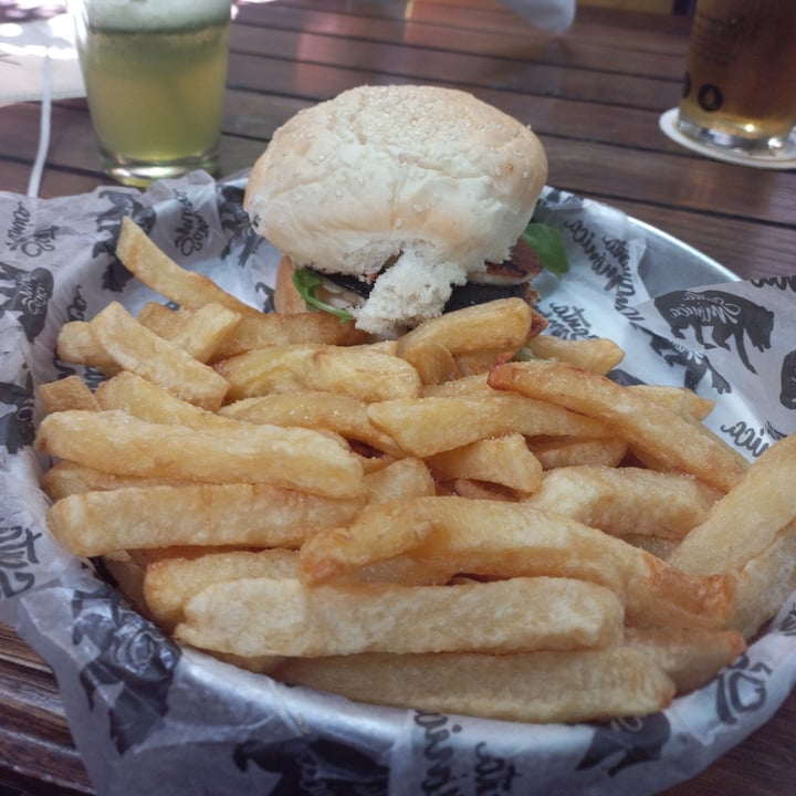 photo of Santa Monica Burgers porto shared by @diiaaanav on  06 Nov 2022 - review