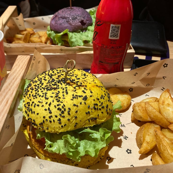 photo of Flower Burger Spicy Cecio shared by @gennym on  30 Nov 2022 - review