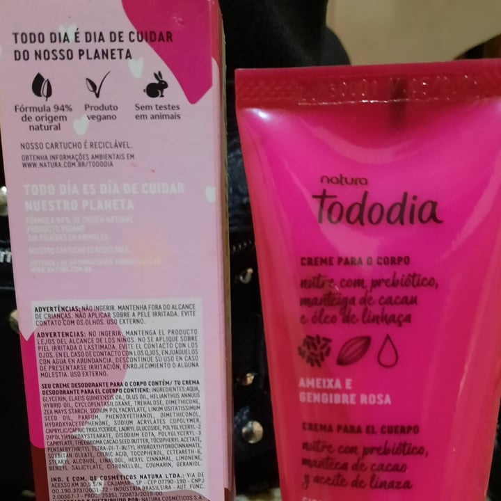 photo of Natura Crema corporal tododia ciruela y jengibre rosa shared by @alejandradaiana on  25 May 2022 - review