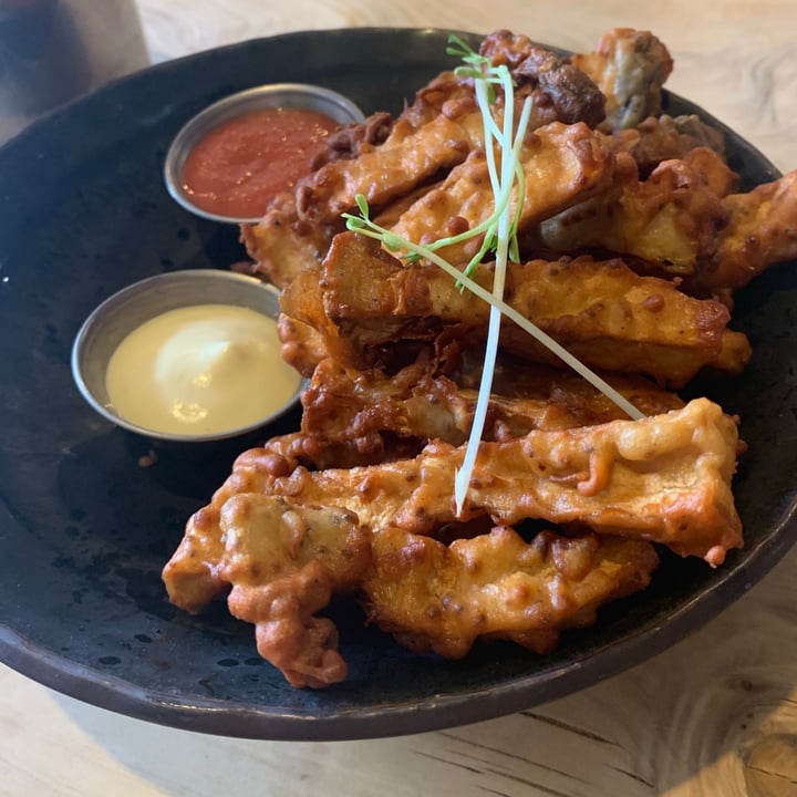 review photo of Yong Green Food Oyster mushroom calamari shared by @kmurph1 on 09 Dec 2020 - review
