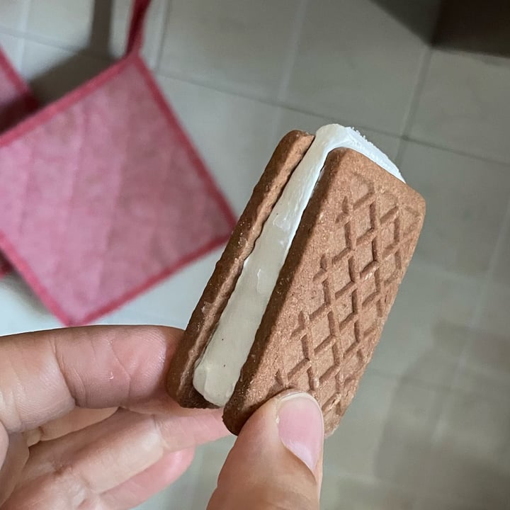 photo of IronMaxx biscotto gelato shared by @kabu on  21 Jun 2022 - review