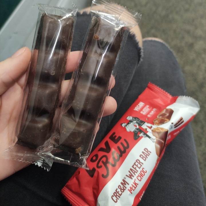 review photo of LoveRaw Cre&m Wafer Bar Milk Choc shared by @jessbunn on 25 Nov 2022 - review
