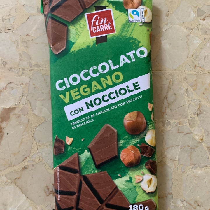 photo of Fin Carré Cioccolato vegano con nocciole shared by @siby on  19 Mar 2022 - review