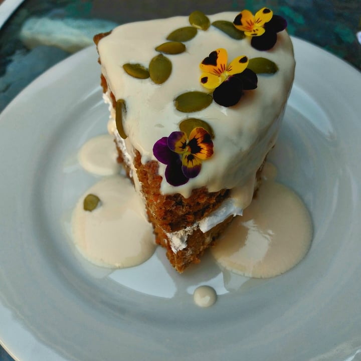 review photo of Parada Vegana Torta De Zanahoria shared by @suesar on 14 Aug 2022 - review