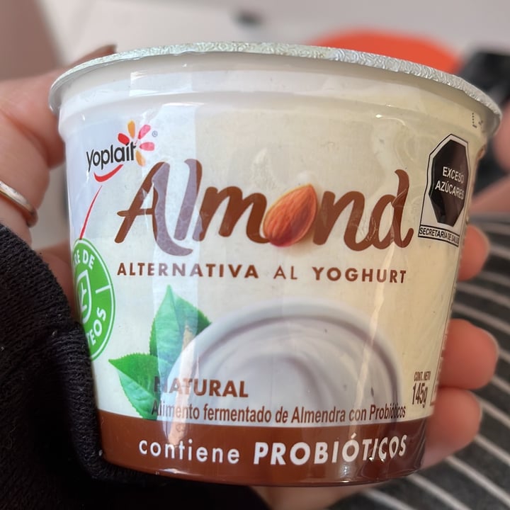 review photo of Yoplait Almond Alternativa al Yogurt - Sabor Natural shared by @bluemeanie on 19 May 2022 - review