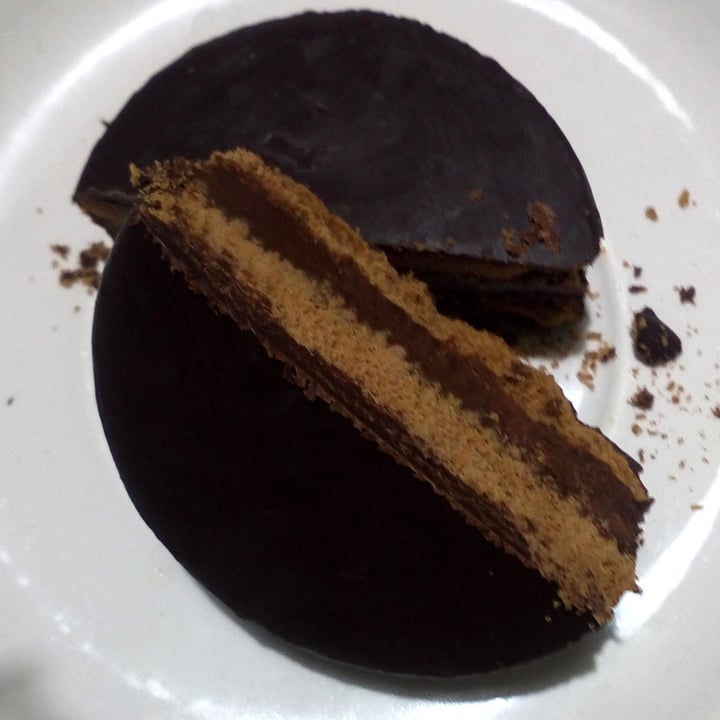 review photo of Green & Veggie Alfajor Vegano relleno de Chocolate shared by @marielita on 28 Feb 2021 - review