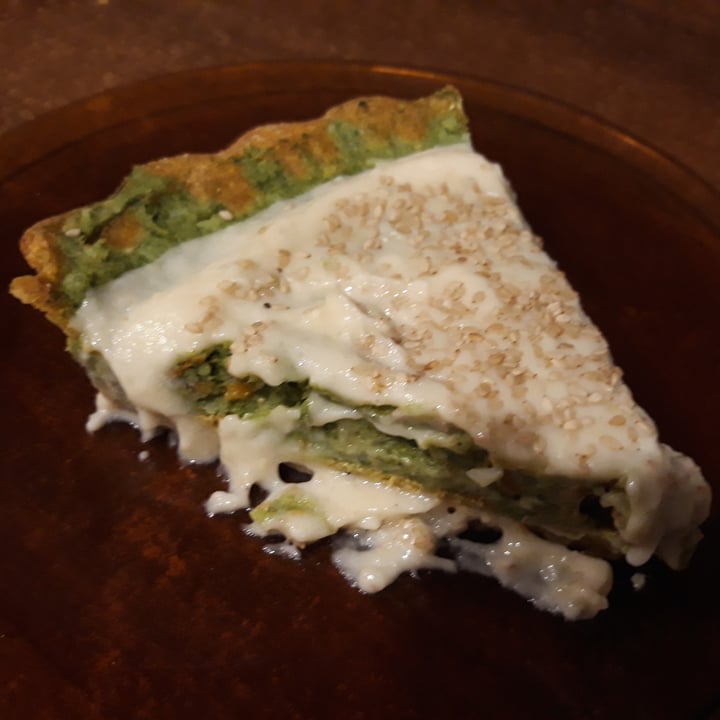 photo of Un Gusto Superior Tarta De Brócoli, Queso De Girasol y Semillas De Sésamo shared by @callia on  08 Apr 2021 - review