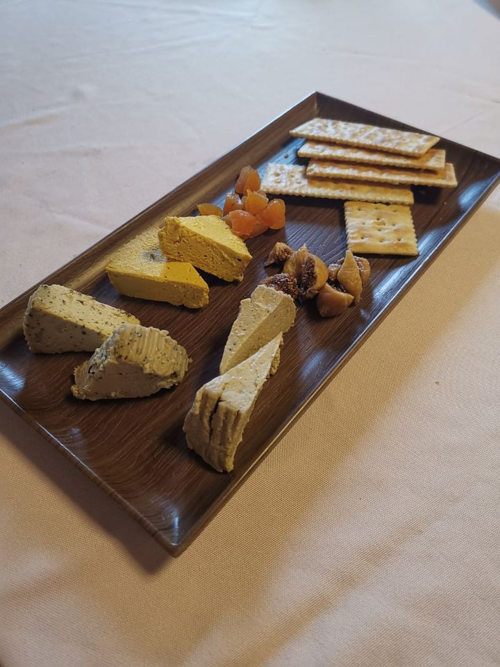 photo of Well Dressed Salad Bar Kroodi Cheese Platter shared by @shalini97 on  14 Apr 2019 - review