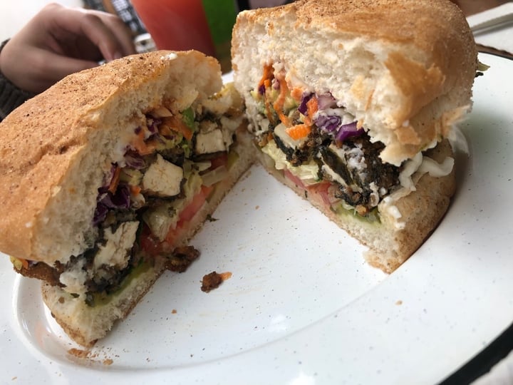 photo of VeganMunch Tofish burger shared by @orlandofdzt on  21 Jan 2020 - review