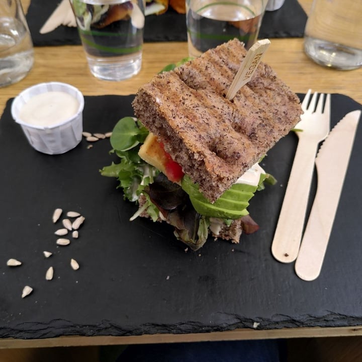 photo of #RAW VEGAN FIRENZE Chickcheese Sandwich shared by @maffi1810 on  04 Sep 2021 - review