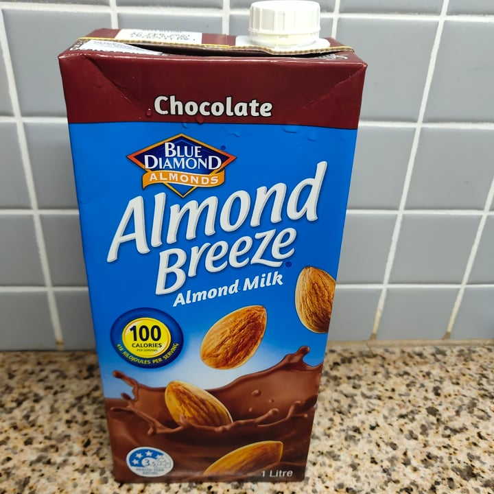 photo of Blue Diamond Chocolate Almond Milk shared by @stevenneoh on  12 Oct 2020 - review
