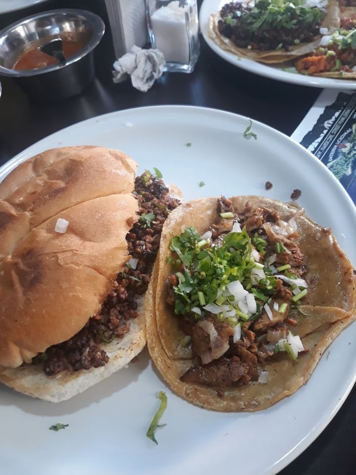 photo of Restaurante y Panadería VEGuerrero Lindavista Tacos de seitan encebollado shared by @catnya on  02 Mar 2020 - review