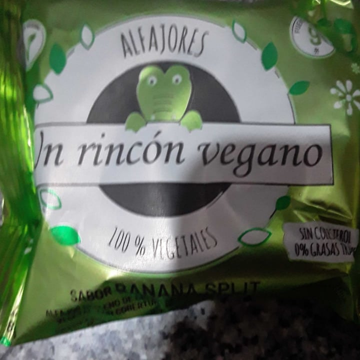 photo of Un Rincón Vegano Alfajor Banana Split shared by @belencardozo on  15 Jul 2020 - review