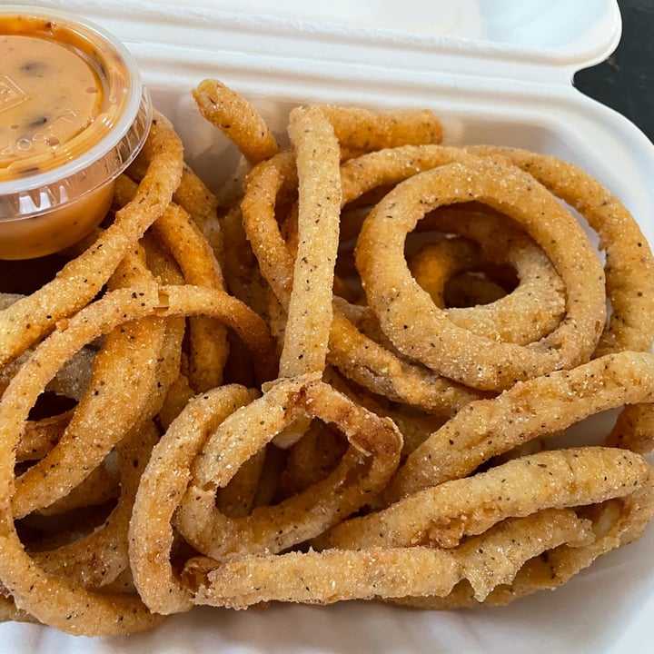 photo of Three Girls Vegan Creamery Onion rings shared by @risinghope on  20 Jun 2022 - review