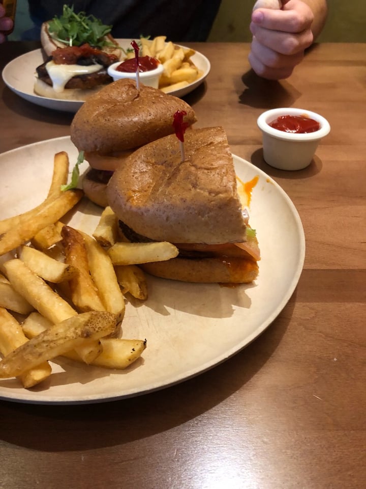 photo of Veggie Grill Buffalo Bomber Sandwich shared by @nikkessler on  20 Feb 2019 - review