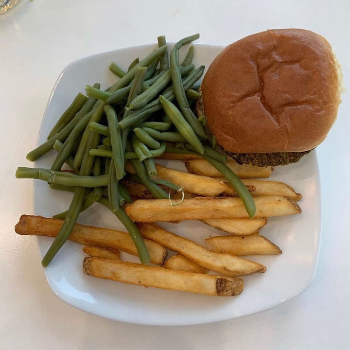 review photo of IKEA Restaurant Kids Veggie Burger shared by @vegantampa on 17 Aug 2020 - review