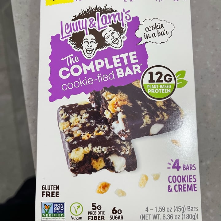 photo of Lenny & Larry’s Complete Cookie Bar: Cookies and Cream shared by @ezuffo22 on  20 Nov 2022 - review