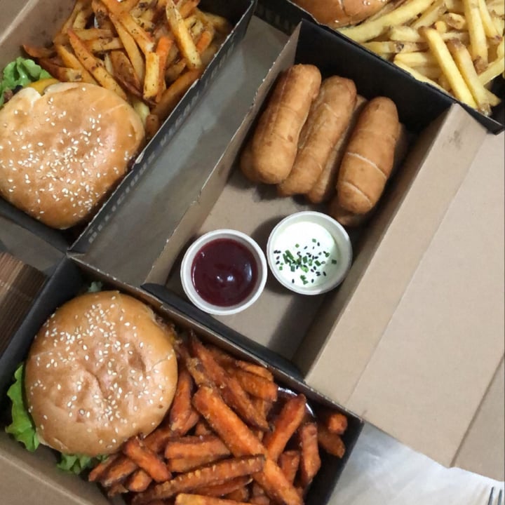 photo of Mad Mad Vegan Tequeños shared by @iratihormaza on  16 Jun 2022 - review