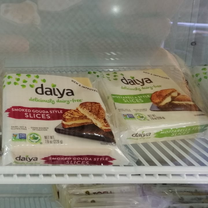 review photo of Daiya Mozzarella Style Slices shared by @mayu110 on 14 Feb 2022 - review