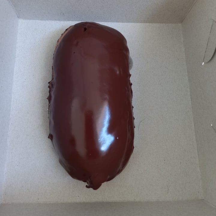 photo of Grumpy & Runt | Little Deli & Donuts Boston Creme Filled shared by @campsbayvegan on  15 Jan 2022 - review
