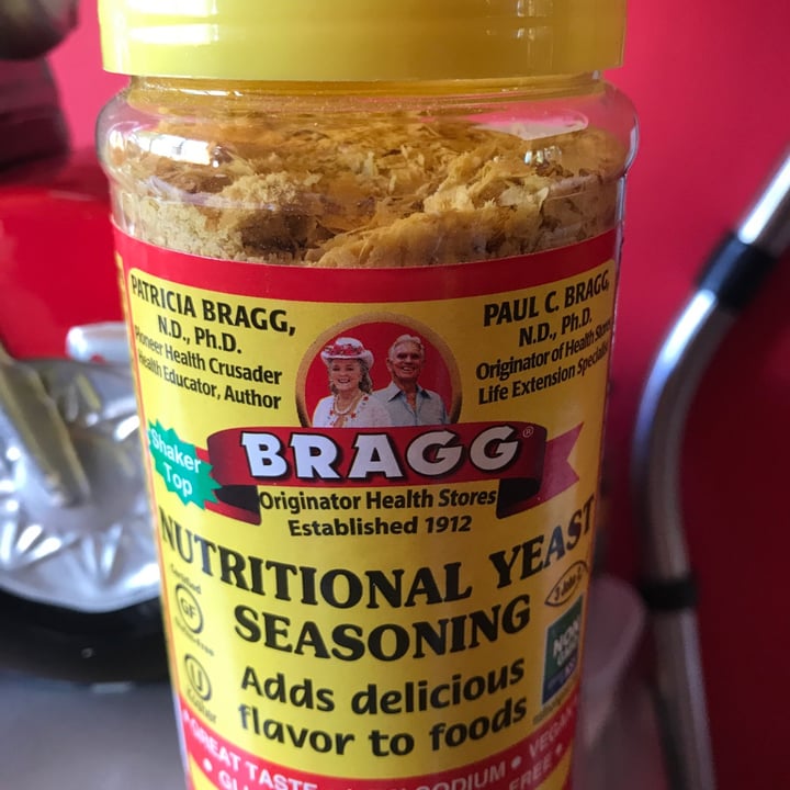 photo of Bragg Nutritional Yeast Seasoning shared by @bugsmaley on  02 Nov 2020 - review