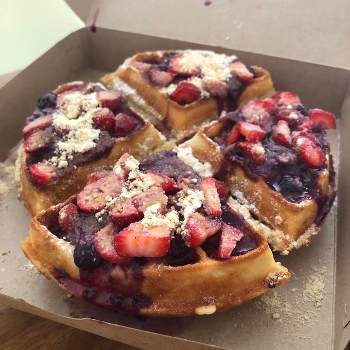 review photo of Jessy's Waffles Camps Bay Queen Of Hearts Waffle shared by @narrylikes on 10 May 2020 - review