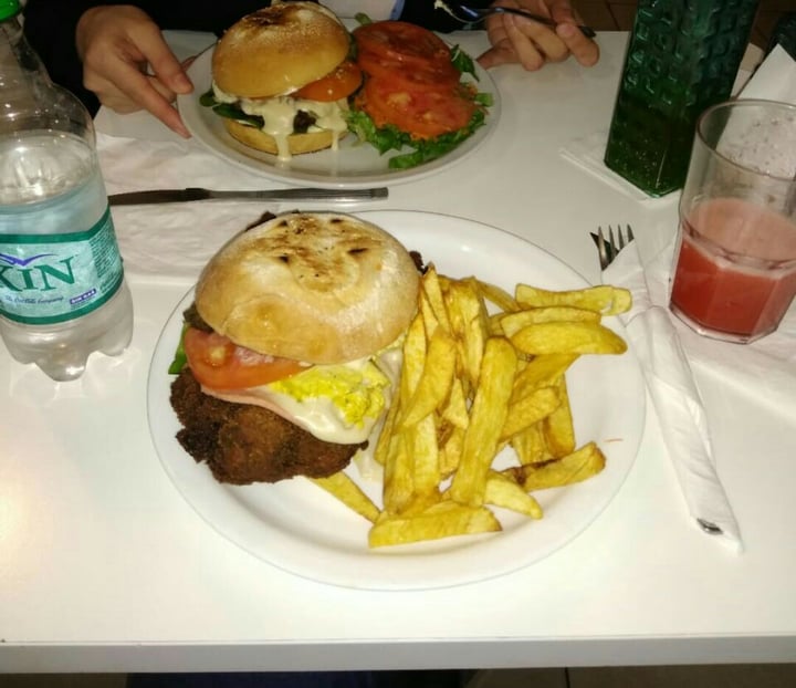 review photo of Loving Hut Microcentro Milanesa completa shared by @bichpich on 01 Dec 2019 - review