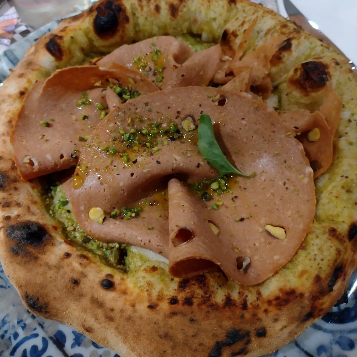 Assaje Torino, Italy Mortadella E Pistacchio Vegana Review | abillion