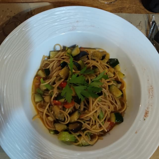 Foto do prato “Pasta con verduras”