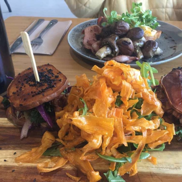 photo of The Natural Choice Jackfruit Sliders shared by @shelbyp on  12 Nov 2020 - review